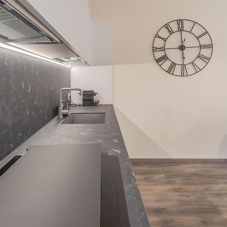 Modern & Stylish Apartment In Como City By Rent All Como Exteriör bild