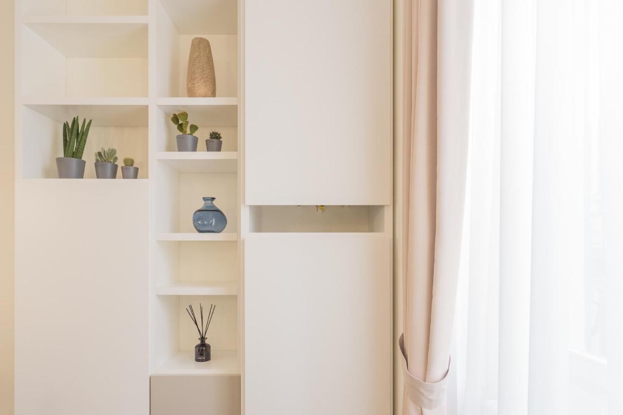 Modern & Stylish Apartment In Como City By Rent All Como Exteriör bild
