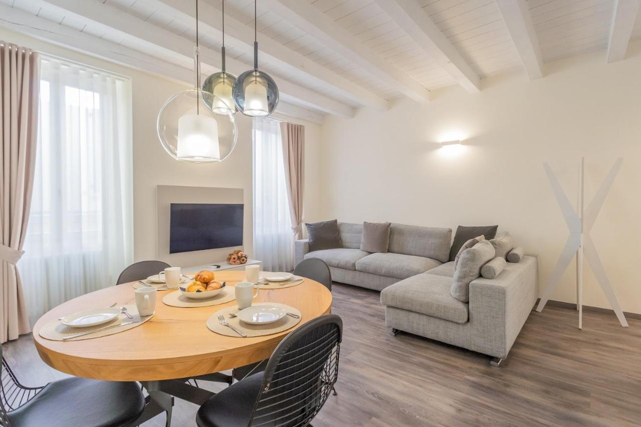 Modern & Stylish Apartment In Como City By Rent All Como Exteriör bild