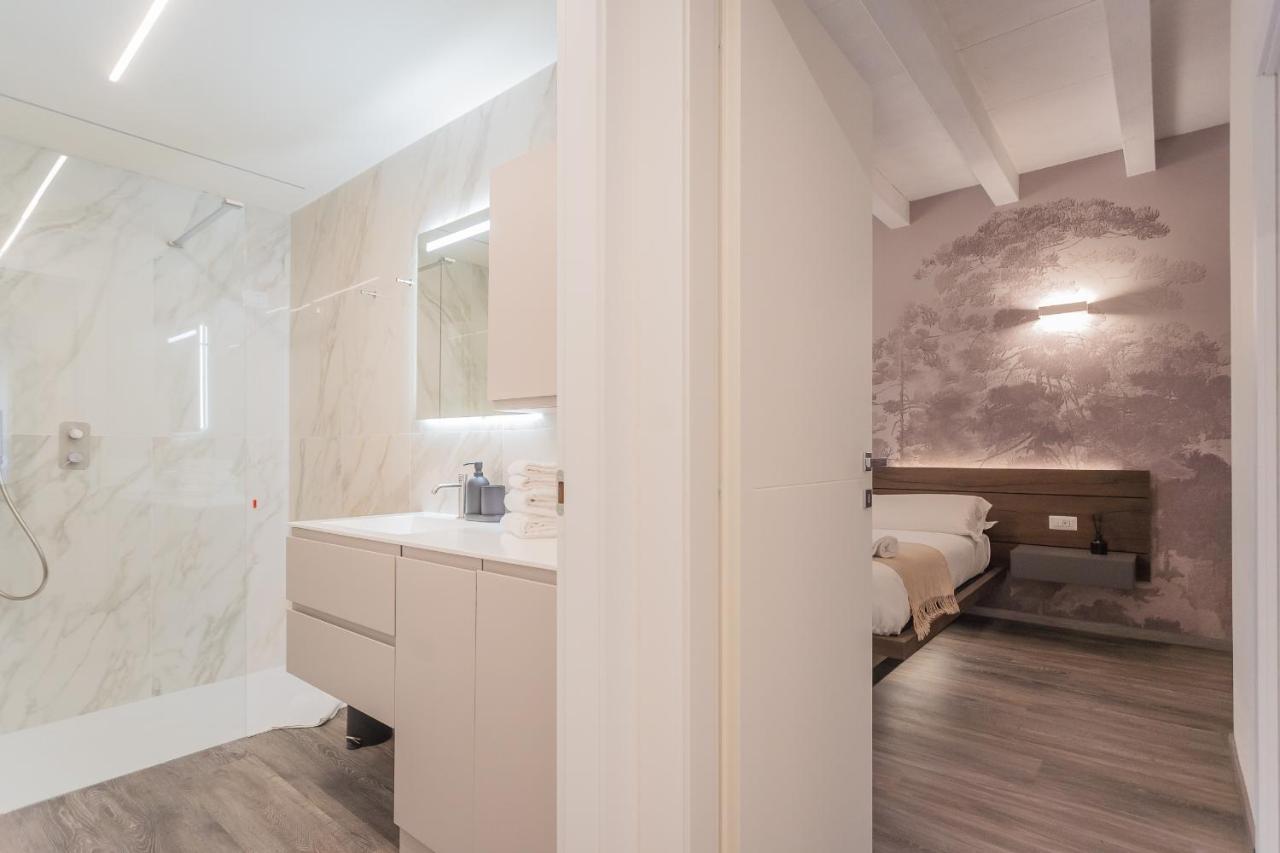 Modern & Stylish Apartment In Como City By Rent All Como Exteriör bild
